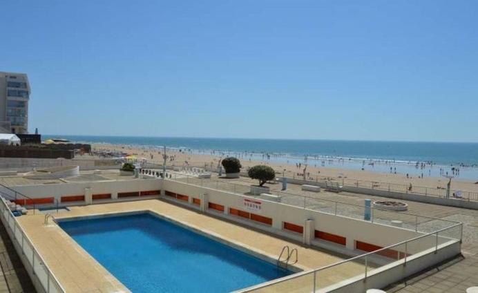 Residence La Garenne A La Grande Plage, Vue Mer, Piscine Et Parking Prive, 6 Personnes 圣吉尔-克鲁瓦德维 外观 照片